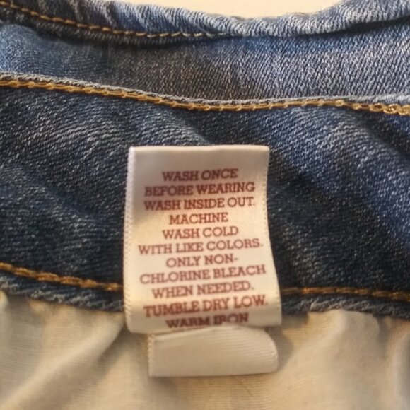 SO women's size 9 medium wash shortie shorts - Picture 13 of 13